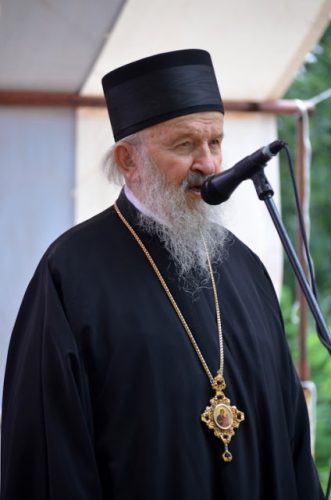 Подсећање: Епископ Артемије: Чији сте ви мали Срби?