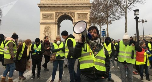 Француска: 800 „жутих прслука“ на улицама, засад без инцидената
