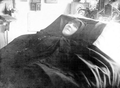 Mučenica-Marija-Gačinska-nepokretna-svetiteljka-koja-leči-depresiju