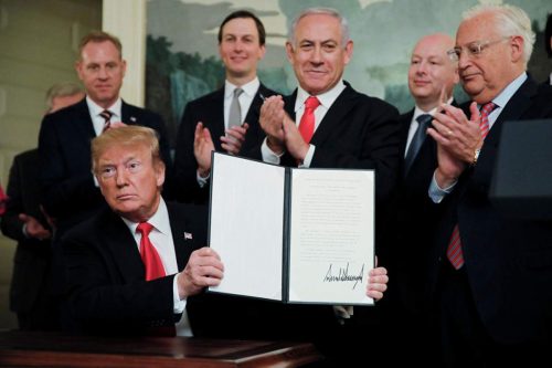 Трамп потписао документ којим САД признају Голанску висораван за део Израела