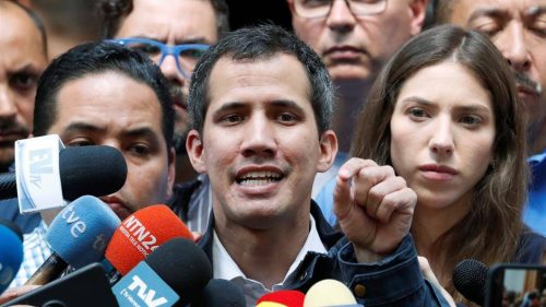 Врховни суд Венецуеле потврдио одлуку да се Хуану Гваиду забрани излазак из земље и затражио да му се укине посланички имунитет