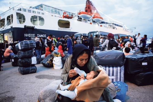Грци дижу барикаде против миграната
