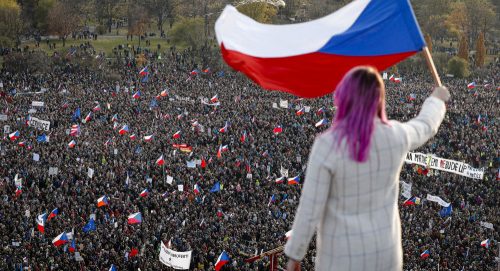 Нова „Плишана револуција“ у Прагу: Шта желе Чеси?