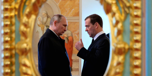 Медведев остао на челу владајуће Јединствене Русије и постао – Путинов заменик