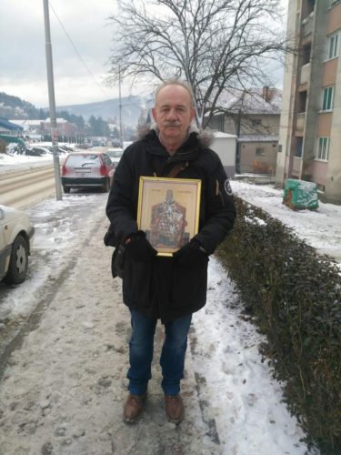 Лична литија у Куршумлија: Миле Копривица са иконом сам прошетао градом