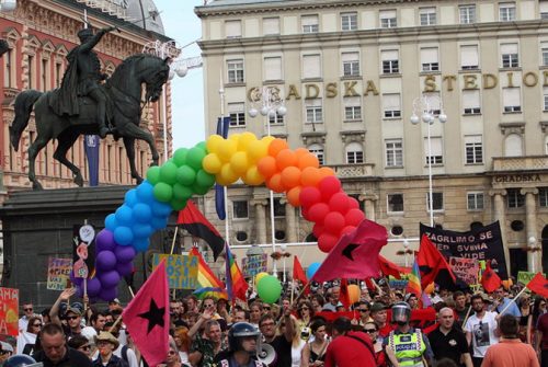 Геј парови у Хрватској могу да усвајају децу