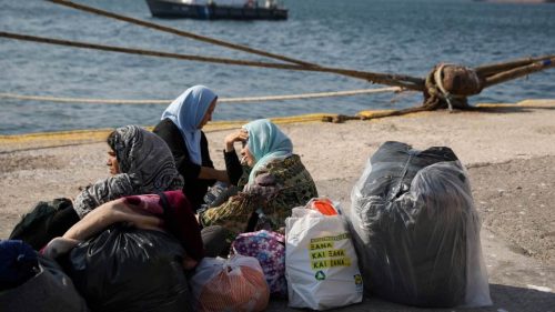 ЕУ мигрантима у грчким камповима даје по 2.000 евра да се врате кући