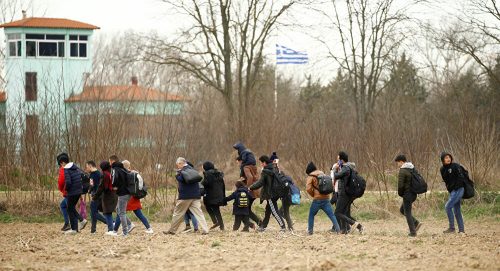 Најмање 13.000 мигранта на турско-грчкој граници