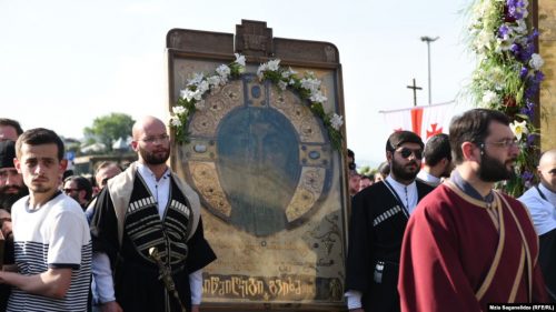 Грузинска православна црква због дана ЛГБТ приредила литију која је освештала Тбилиси