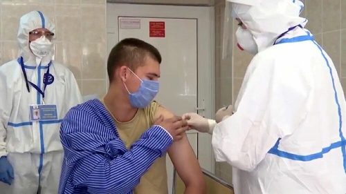 Производња руске вакцине против вируса корона почиње у августу