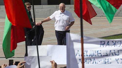 Чешки премијер позвао ЕУ да свргне Лукашенка као што су САД Јануковича