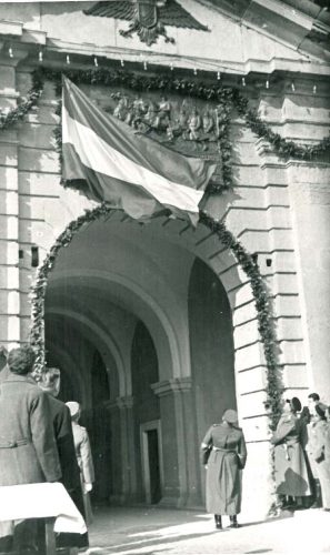 Otkrivanje Spomen-ploce Srpskim oslobodiocima 1918. na Beogradskoj kapiji Petrovaradina 1938