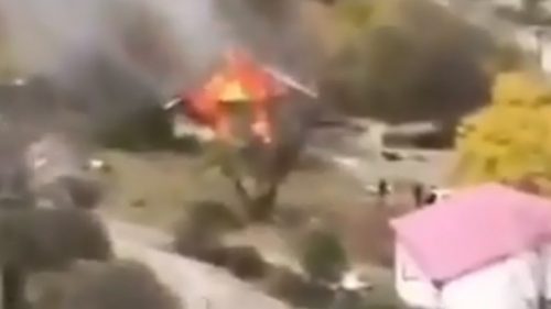 Јермени напуштају и пале своје домове у Нагорно-Карабаху