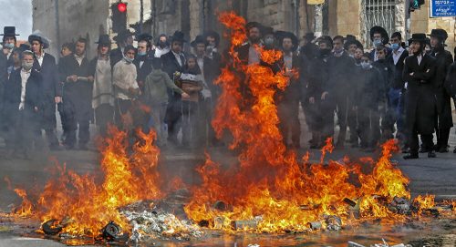 Хаотичне сцене у Јерусалиму: Нови немири и сукоби због корона мера