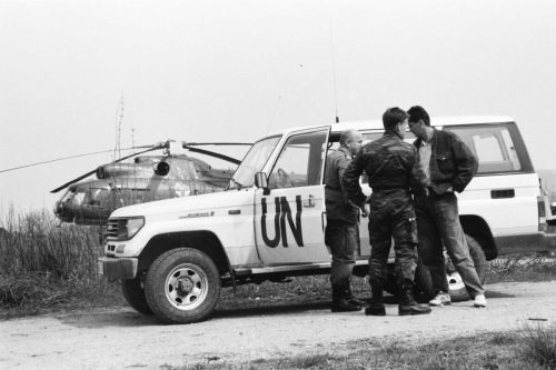 УН-хеликоптер-црвени-крст