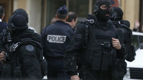 Три дана хаоса: Француска послала специјалне полицијске снаге на карипско острво