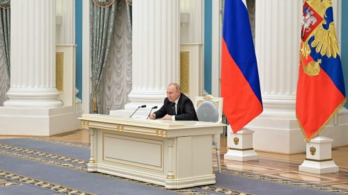 Путин спреман да пошаље делегацију у Белорусију на преговоре