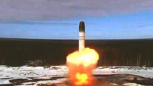 Русија успешно лансирала интерконтиненталну балистичку ракету „Сармат“