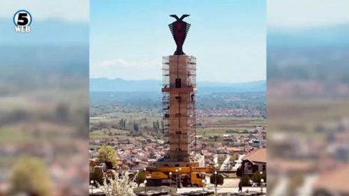СРАМНО! У кумановском селу откривен споменик борцима терористичке албанске организације
