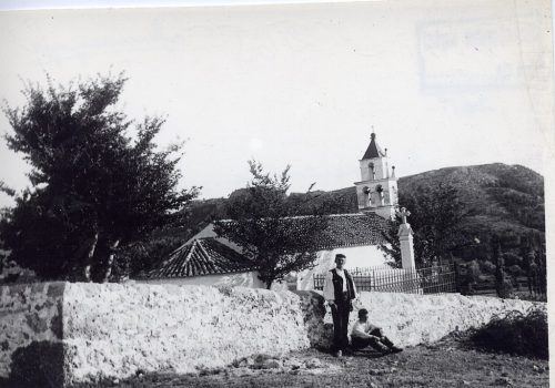 Црква светог Ђурђа (Книнско Поље) са старим звоником 1910. године (фото:  др Радивој Симоновић)
