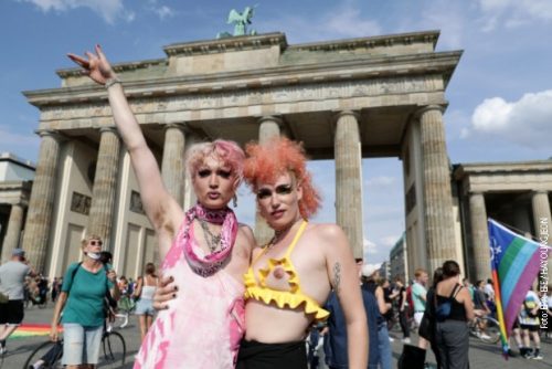 Немци ће једном годишње моћи да мењају пол
