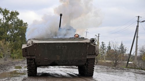 Грчки медији: Наша оклопна возила у Украјини горе као бакље уместо да штите грчка острва