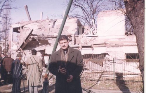 Гарбуз-испред-НАТО-рушевина-у-Београду-1999