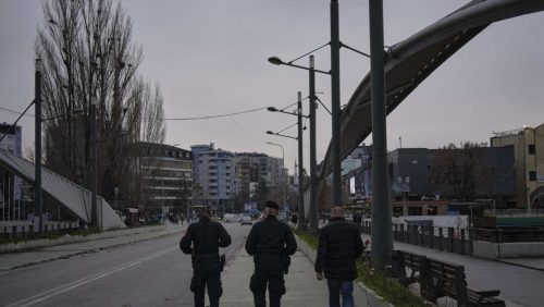 Још један Србин, бивши припадник „Косовске полиције“ ухапшен на КиМ: Полицајци наоружани дугим цевима га одвели са Јариња