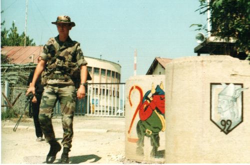 Затвор у К. Митровици 2003, док га је штитио и њим управљао француски Кфор