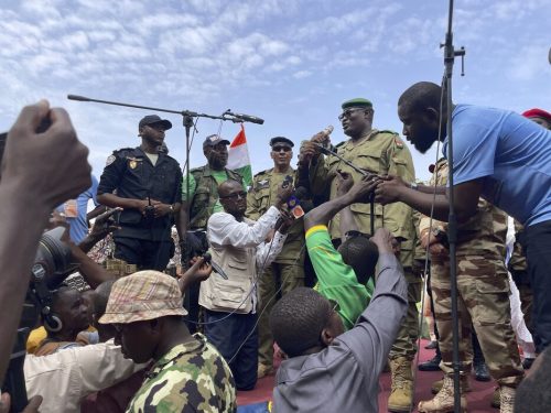 Нигер затворио ваздушни простор, „војска спремна да брани државу“