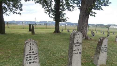 Гробови српских војника расути по свету: Незнани јунаци плаве гробнице и поларног круга