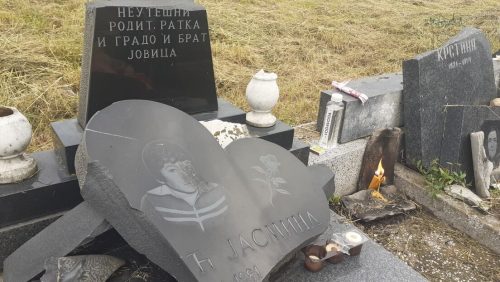 Сравнили српско гробље да Албанац сагради кућу: Пут на костима мртвих у Косовској Митровици