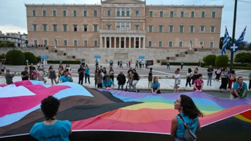 Грчка влада убрзано припрема легализацију истополних бракова