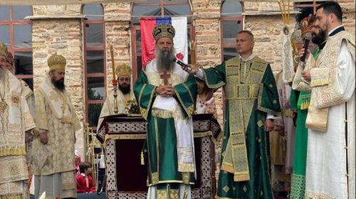 Сумња да се СПЦ припрема да потпише уговор са Приштином: Шта се спекулише у високим црквеним изворима?
