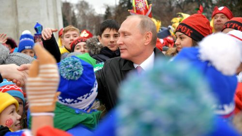 Путин доделио посебан статус породицама са троје или више деце