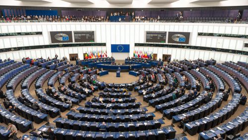 Европски парламент изгласао резолуцију о Србији: Позив на обуставу финансирања