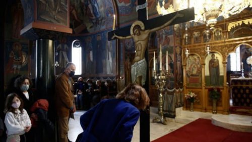 Атина: У свим грчким православним црквама прочитана порука Светог синода Грчке против нацрта закона о истополним браковима