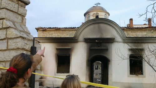 Две деценије од мартовског погрома Срба на Космету: Кад је мржња палила цркве, људе, крстове и иконе