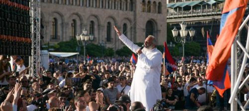 На чело јерменског протестног покрета против Пашињана стао архиепископ Баграт Галстањан